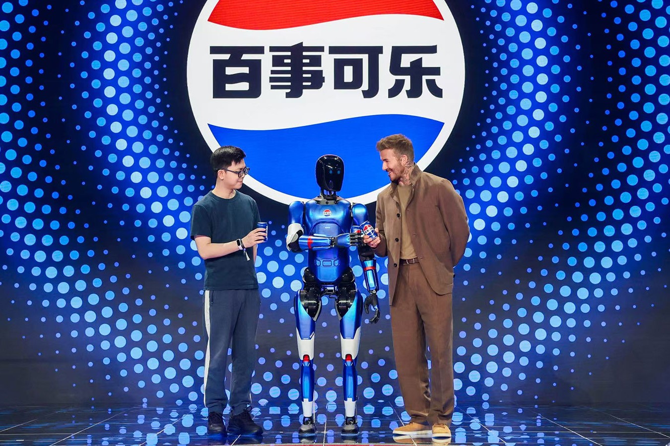 米蘭機器人攜手百事中國共創“百事藍寶” 共燃渴望新章